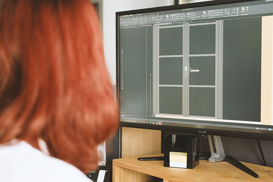 Blick auf Computerbildschirm von RvE mit gezeichnetem Fensterelement
