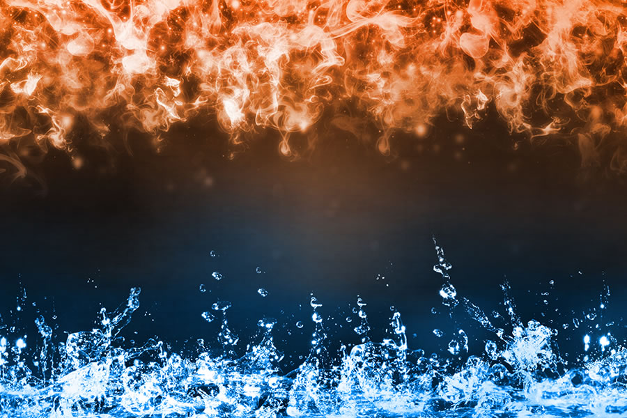 Symbolbild mit Feuer und Wasser